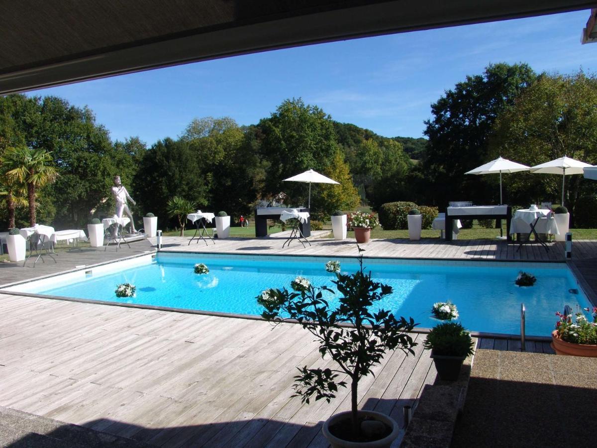 Brit Hotel Du Golf Le Lodge Salies-de-Béarn Exterior photo