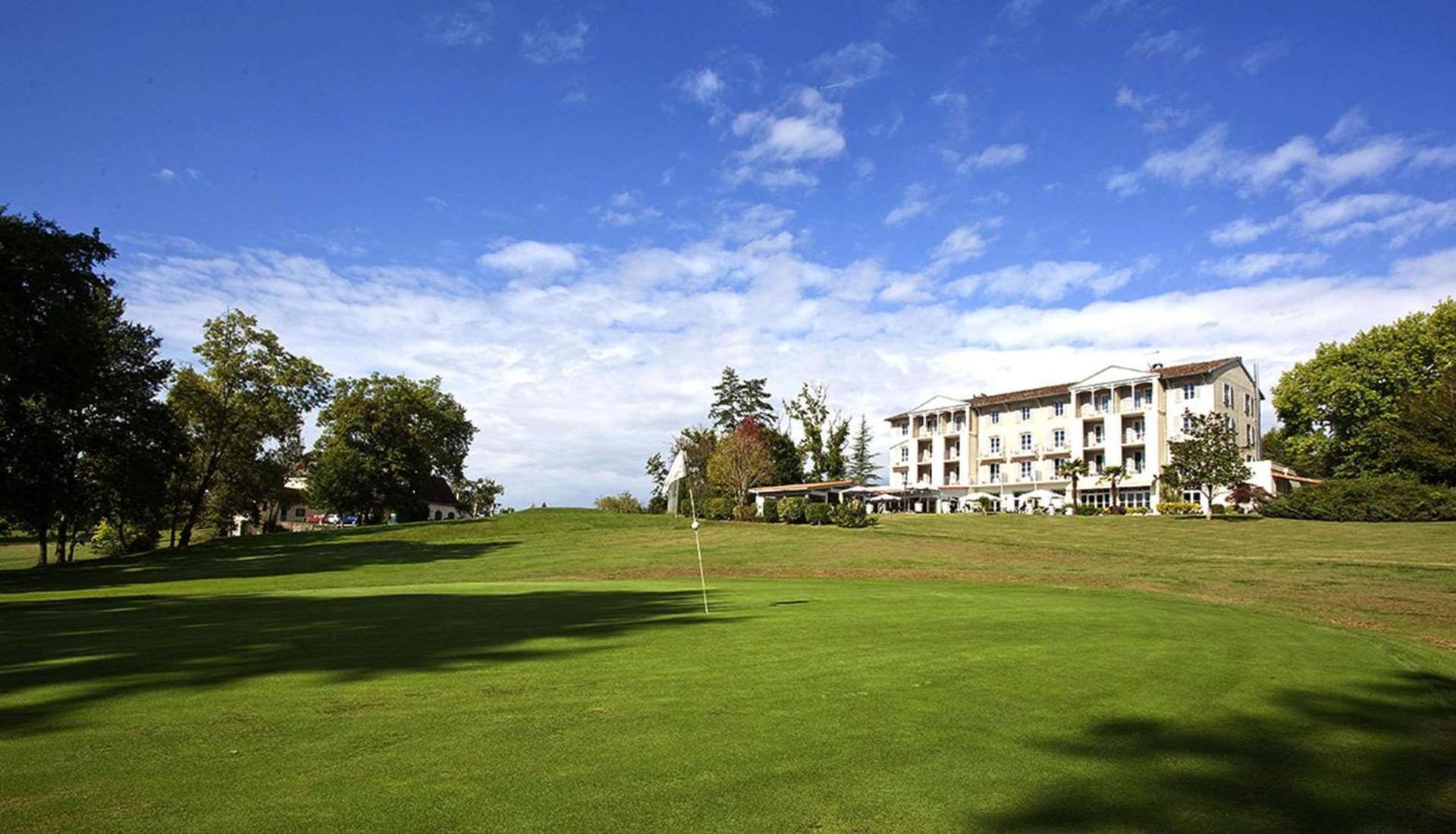 Brit Hotel Du Golf Le Lodge Salies-de-Béarn Exterior photo